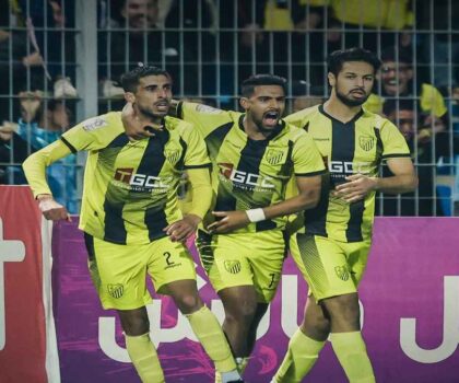 المغرب الفاسي ينتصر رغم النقص العددي وشباب المحمدية يواصل السقوط