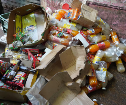 ضبط مواد غذائية فاسدة في أحد الأسواق بالدار البيضاء