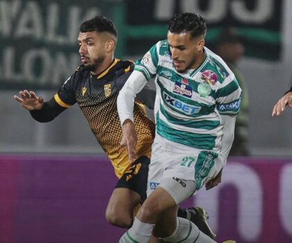 الرجاء والمغرب الفاسي يقتسمان النقاط في مواجهة بدون أهداف