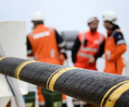 مشروع الربط الكهربائي بين المغرب وبريطانيا يقطع مراحل مهمة