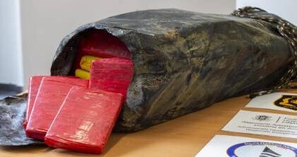 مغربي يواجه تهما بتوزيع 300 كيلوغرام من الكوكايين أسبوعيا عبر أوروبا