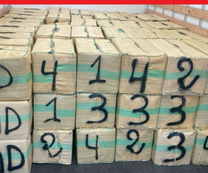إحباط محاولة تهريب 5.7 طن من مخدر الشيرا بمدينة طنجة وتوقيف مشتبه بهم