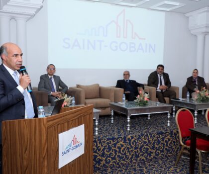 الصابري يشرف على تجديد الاتفاقية الجماعية للشغل بين شركة SAINT-GOBAIN و UMT