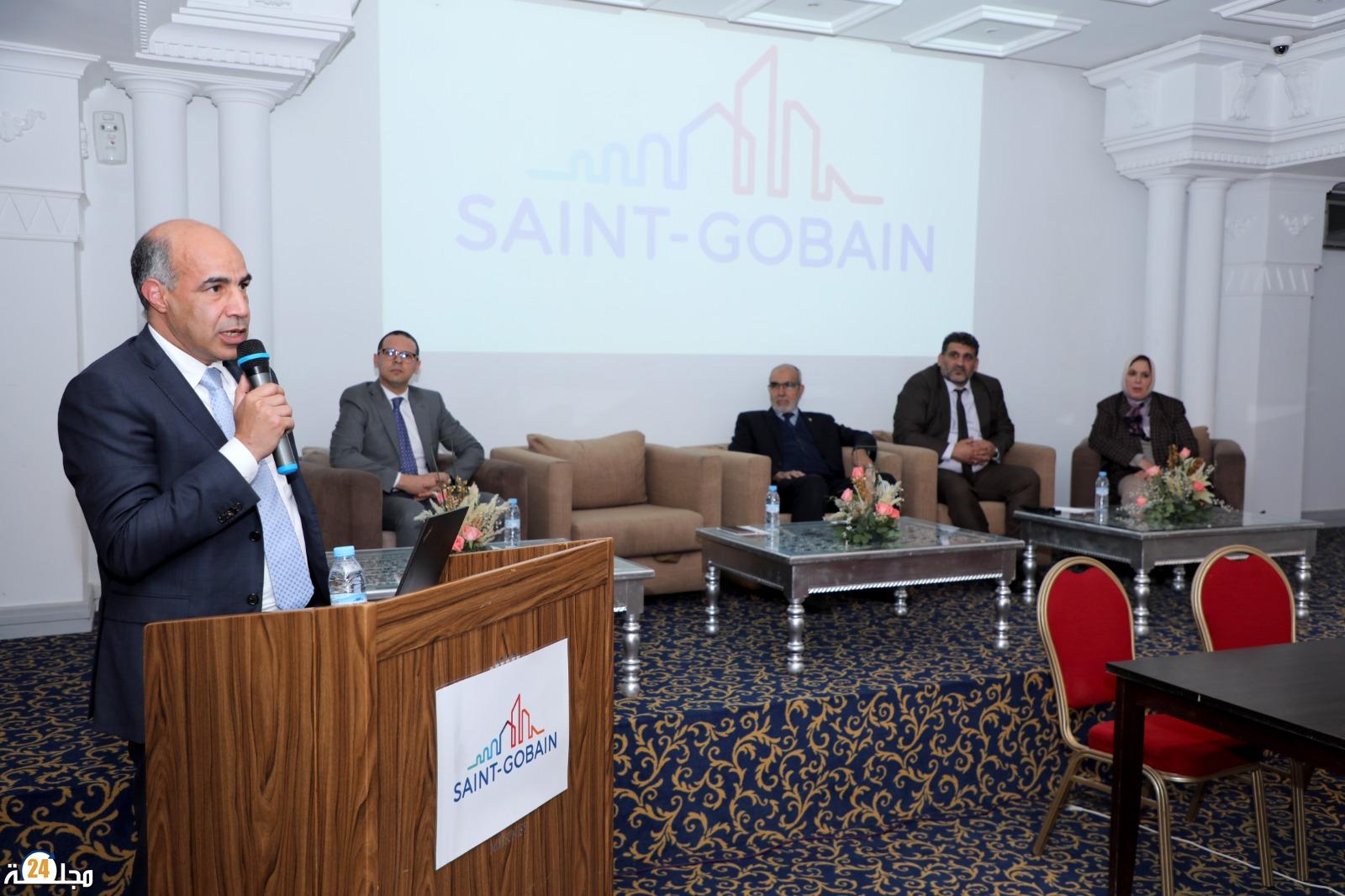 الصابري يشرف على تجديد الاتفاقية الجماعية للشغل بين شركة SAINT-GOBAIN و UMT