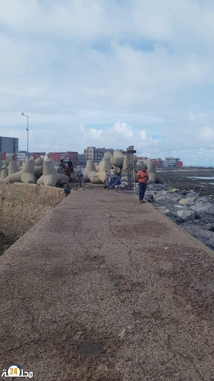 إغلاق شاطئ “المون” بالجديدة يشعل غضب الساكنة ويطرح تساؤلات حول الأسباب