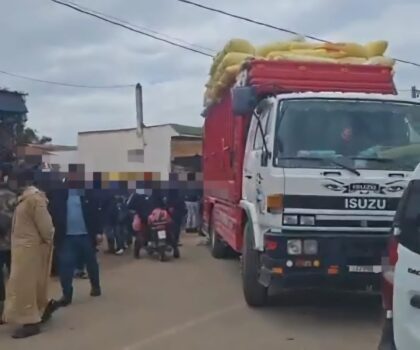 الجديدة… شاحنة تودي بحياة طفلة وترسل جدتها إلى قسم الإنعاش بسوق سبت الدويب