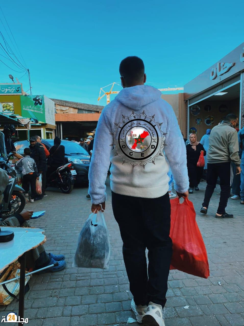 منظمة التعاون للتربية و التنمية فرع خنيفرة توزع ملابس العيد لأبناء العائلات الفقيرة واليتامى بخنيفرة