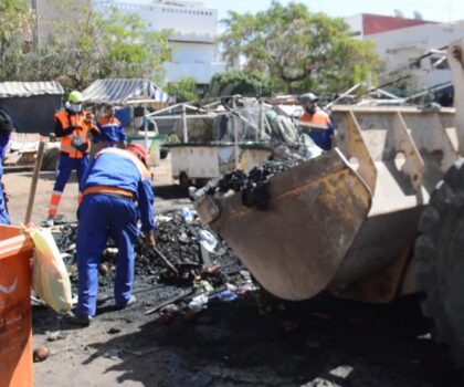 أكادير..مجهول يضرم النار في عربات بيع الخضر بأحد الأسواق الشعبية