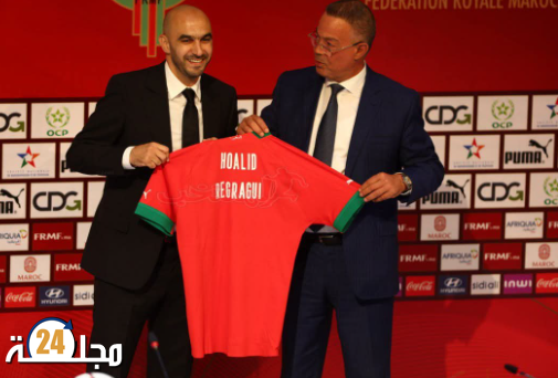 “استمرار وليد الركراكي على رأس المنتخب المغربي: دعم الجامعة وضغوط الجماهير”