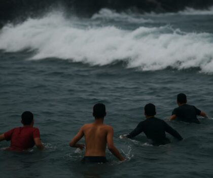 محاولة للهجرة غير النظامية عبر سواحل الفنيدق تكشف واقع مأساوي يعيشه القاصرون