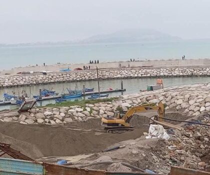 مرسى الفنيدق شفط الرمال تحت مجهر المراقبة….