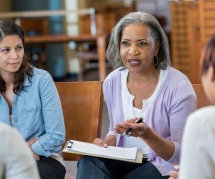 الإرشاد المهني يعزز مردودية الخدمات داخل المؤسسات المهنية