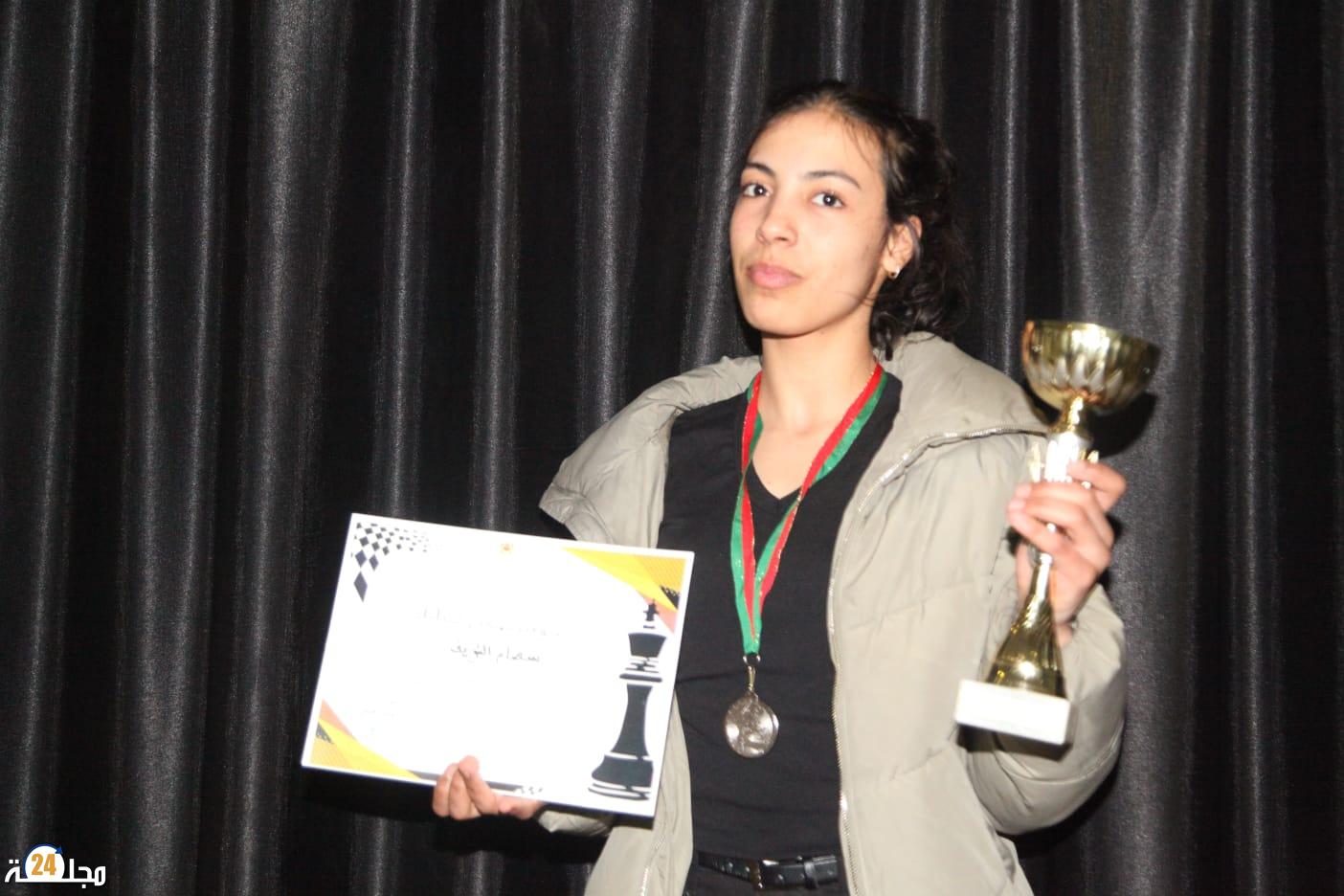 سهام شريف لاعبة شباب إبن جرير للشطرنج تمثل جهة مراكش-آسفي بمهرجان الشباب للشطرنج بوجدة