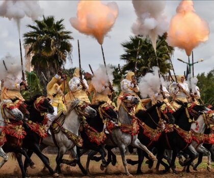 وزارة الداخلية تستنفر مصالحها بسبب استغلال “التبوريدة” لأغراض انتخابية