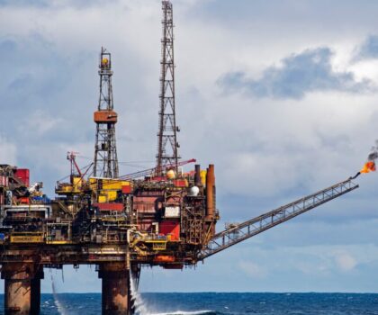 اتفاقية جديدة بين المغرب و”جينيل إنرجي” للتنقيب عن النفط بسواحل سيدي إفني