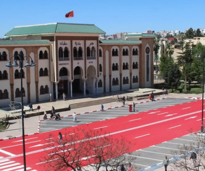لجنة تتبع استغلال النقل الحضري بسطات تضع خارطة تطوير الخدمة