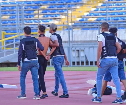 شغب الملاعب .. الحكومة تكشف عن حزمة تدابير لمحاصرة الظاهرة