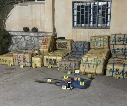 إحباط تهريب أزيد من 3 أطنان من الشيرا بوادي زم وتوقيف أربعة مشتبه فيهم