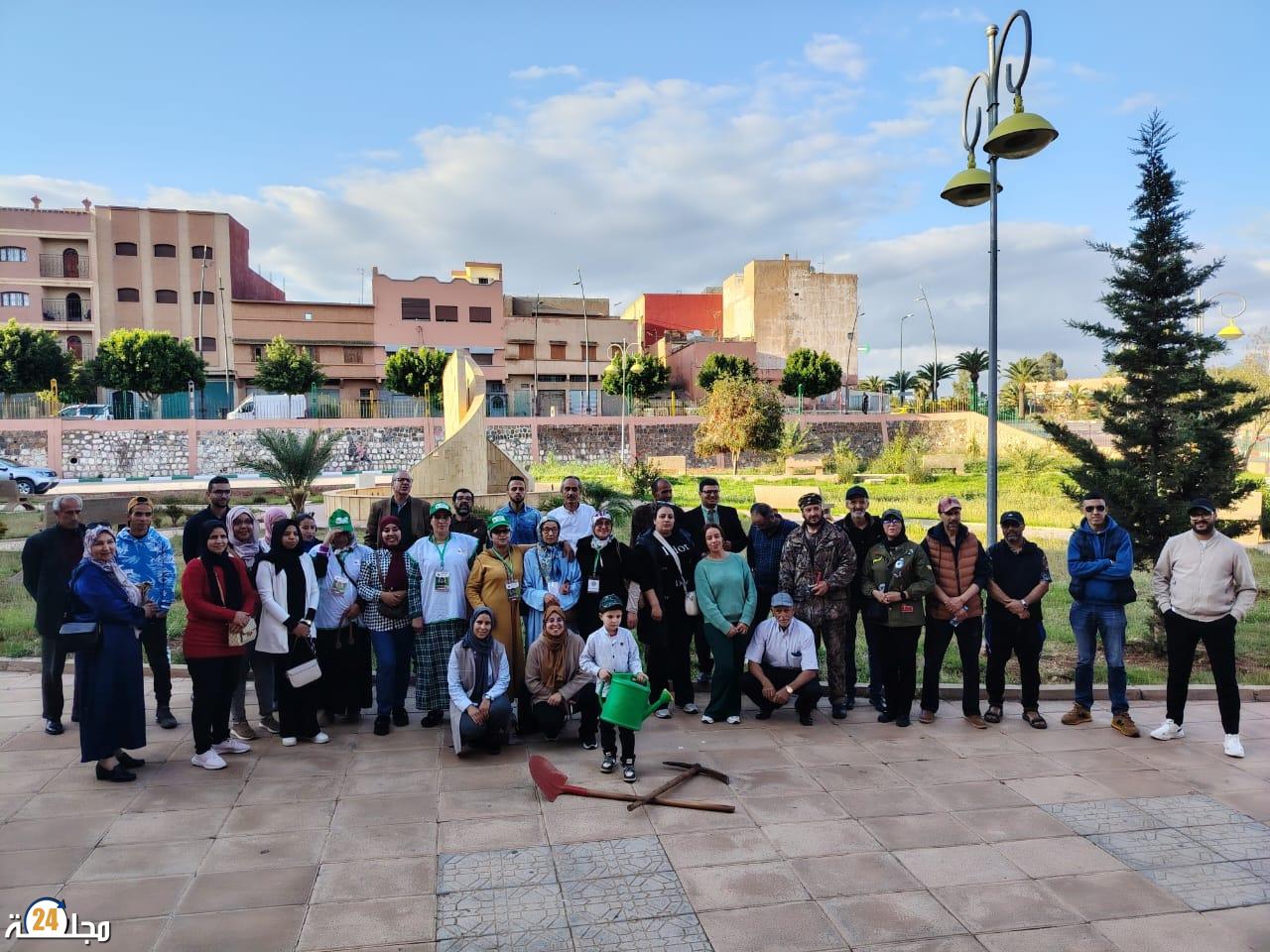 بالصور …..مبادرة بيئية هادفة لغرس الأشجار في خنيفرة