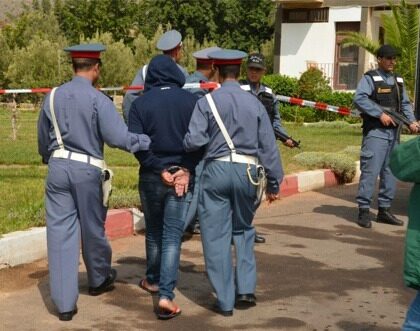 تجار سوق خميس مديونة يوقفون لصا ويقتادونه لمركز الدرك بعد فرار مرافقه