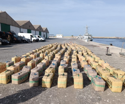 درك أكلو يجهض أكبر عملية تهريب 8 أطنان من مخدر الشيرا بشواطئ تزنيت