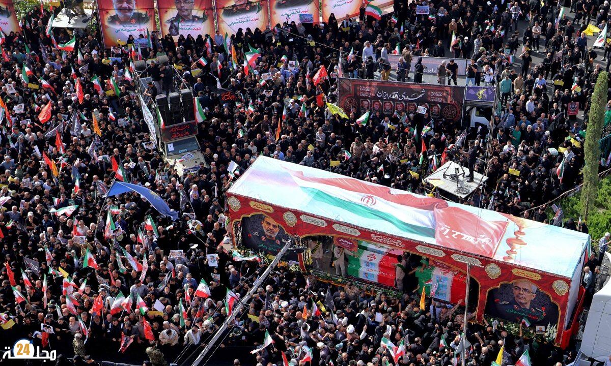 إيران تشيع قادة عسكريين وعلماء نوويين قتلوا في الحرب مع إسرائيل