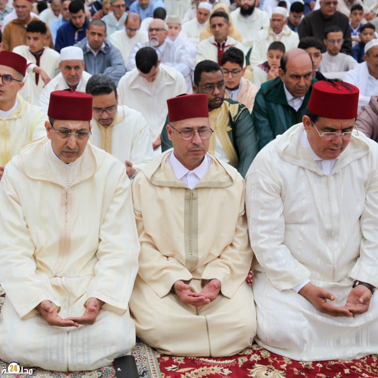 في أجواء روحانية.. عامل إقليم اشتوكة آيت باها يؤدي صلاة عيد الأضحى بمصلى الإمام الجزولي ببيوكرى