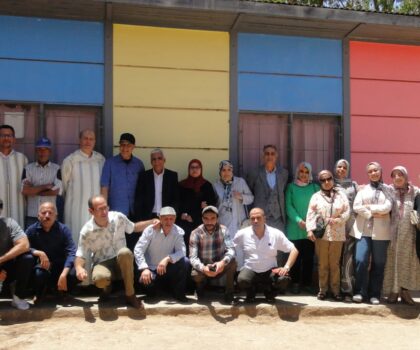 الادارة التربوية واطر التدريس بمدارس موالين الواد بسطات تكرم أحد المتقاعدين