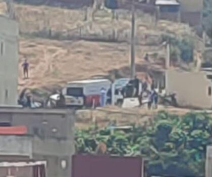 تحت إشراف السلطات المحلية الأمن يداهم منزلاً بكنديسة العليا يُستغل لإيواء مهاجرين سريين..