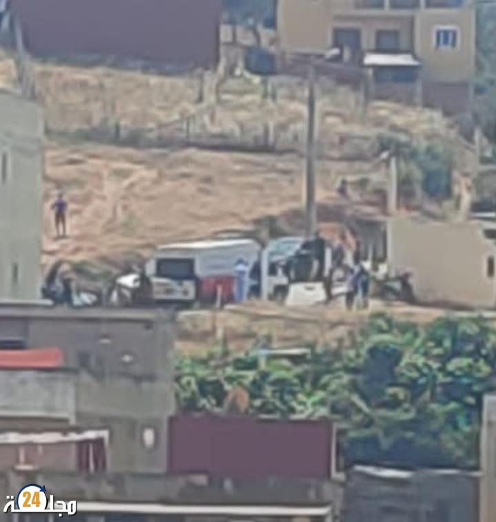 تحت إشراف السلطات المحلية الأمن يداهم منزلاً بكنديسة العليا يُستغل لإيواء مهاجرين سريين..