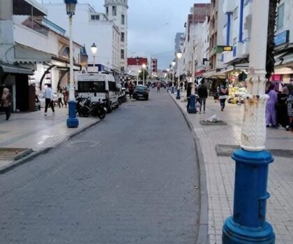حملة تحرير الملك العمومي تقودها السلطات المحلية بالفنيدق..
