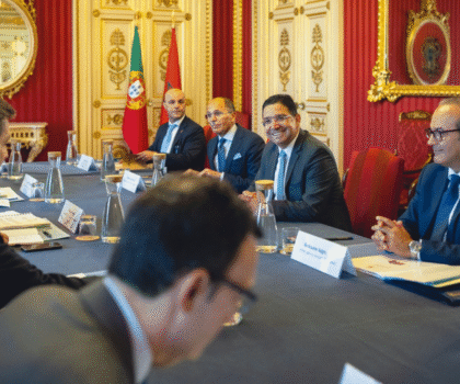 الصحراء المغربية: دينامية متسارعة ودعم متنام لمبادرة الحكم الذاتي يرسخان مكانة المغرب
