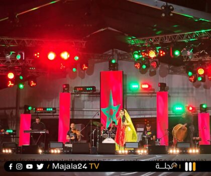 بالفيديو..”صوت الحسن يصدح من بني ملال: سعيدة شرف تحتفي بعيد العرش السادس والعشرين بوصلة وطنية”