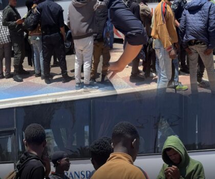 استنفار أمني وإنساني بابن احمد بعد تعطل حافلة تقل مهاجرين أفارقة