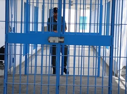 عائلة معتقل بميدلت تستغيث وتطالب بتحقيق عاجل في إهمال طبي خطير