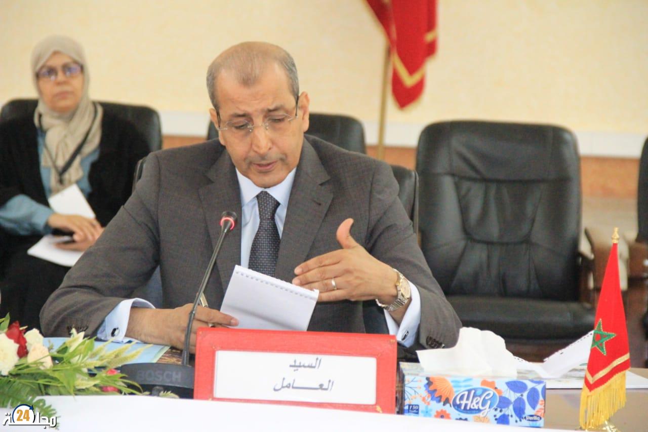 عامل إقليم اشتوكة آيت باها يدعو إلى إخراج بورصة البواكر من وضعية التعثر ويؤكد على دور غرفة التجارة في تنمية الإقليم