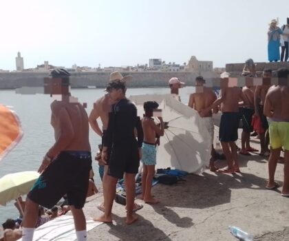 الجديدة: القفز من أعلى” المون” يدفع بمتهور إلى السقوط فوق الصخور ونقله في حالة حرجة