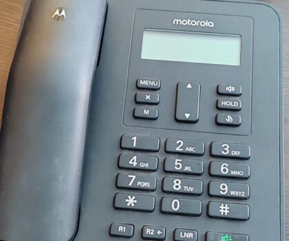 انقطاع مفاجئ في الهواتف الأرضية بسطات يُربك الإدارات والمواطنين وسط صمت “اتصالات المغرب”