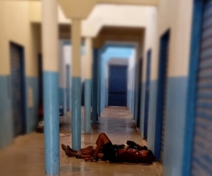 هل مردودية تسييج البحر ومنع المواطنين من الاستجمام أكثر نفعًا من القيام بحملات استباقية وسط الفنيدق؟