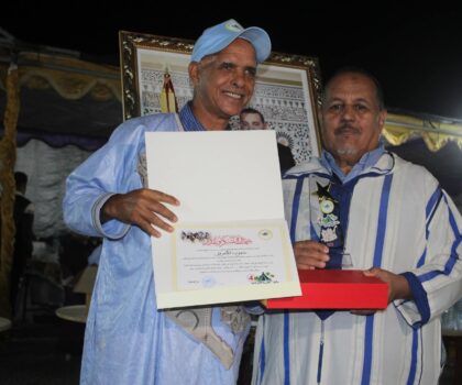 وفاء واعتراف.. تكريم شخصيات مؤثرة بالخيمة الحسانية بحضور رسمي ووازن