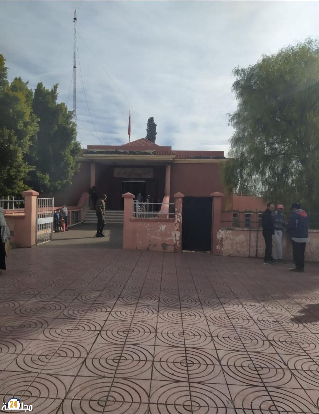 تجاوزات قائد بني مسكين الشرقية تثير الاحتجاج و عامل إقليم سطات مطالب بالتدخل…