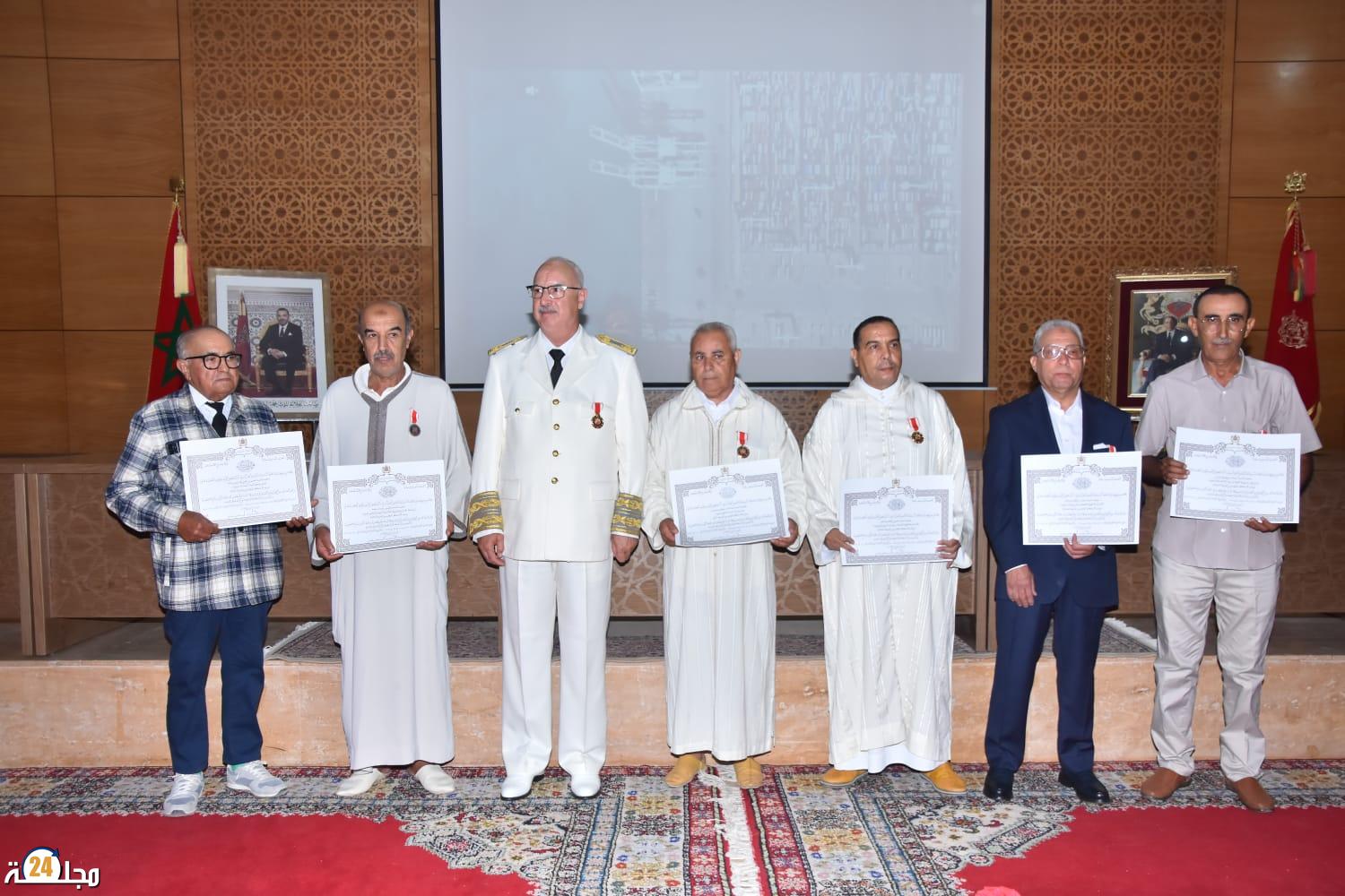 تيزنيت تحتفي بالخطاب الملكي وتوشيح عدد من أبناء الإقليم بأوسمة ملكية بمناشبة ذكرى عيد العرش .