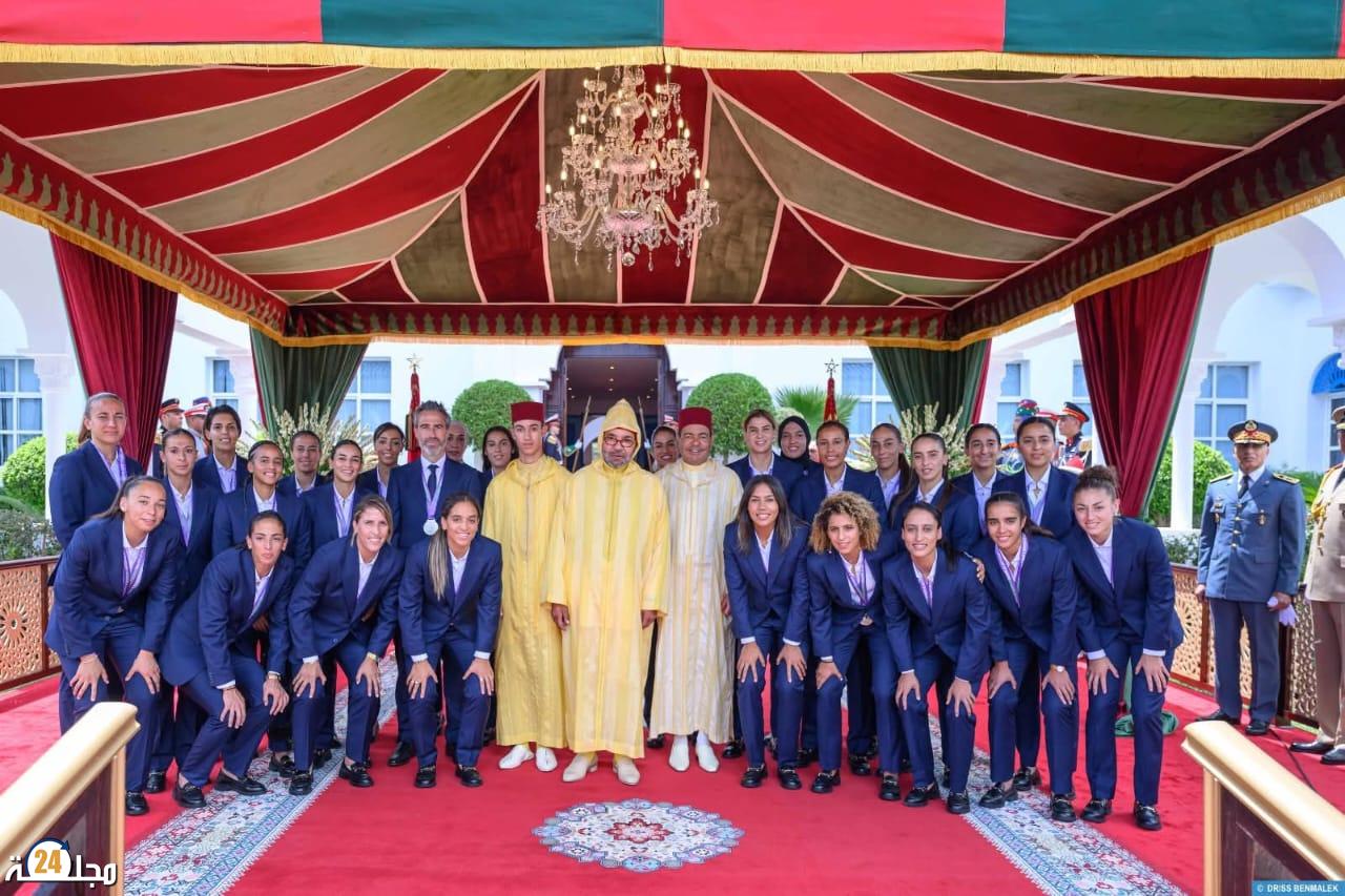 في أجواء احتفالية مهيبة.. الملك محمد السادس يترأس حفل استقبال رسمي بالمضيق بمناسبة عيد العرش