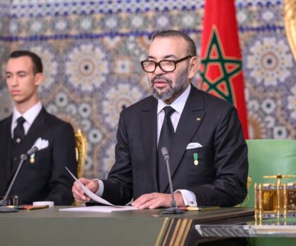 “لوبوان”: المغرب ينهج دبلوماسية الانفتاح دون أن يتراجع قيد أنملة عن ثوابته الوطنية