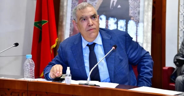 وزارة الداخلية تأمر بصرف التعويض عن الأخطار المهنية للممرضين وتقنيي الصحة