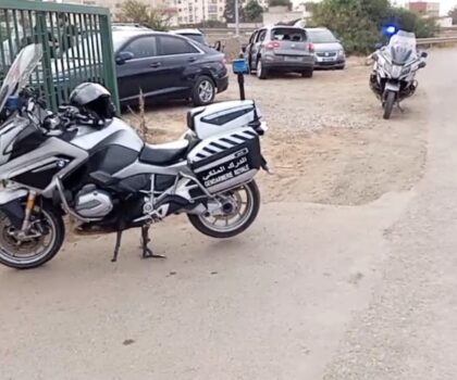 المحمدية: كوكبة الدراجين للدرك الملكي تحبط تهريب 600 كلغ من القنب الهندي بعد حادثة سير على الطريق السيار