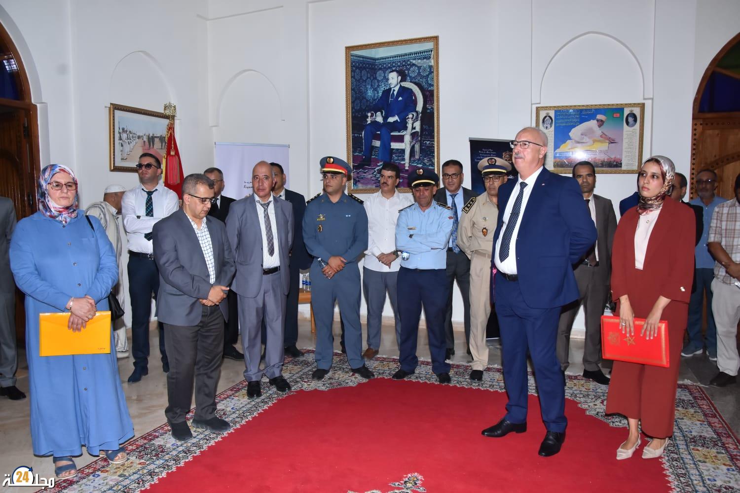 تيزنيت تحتفي بمغاربة العالم في اليوم الوطني للمهاجر تحت شعار: “ورش الرقمنة: تعزيز لخدمات القرب”