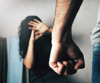 ربع المغاربة يبررون ضرب الزوجة.. خبراء يحذرون من “تطبيع العنف”