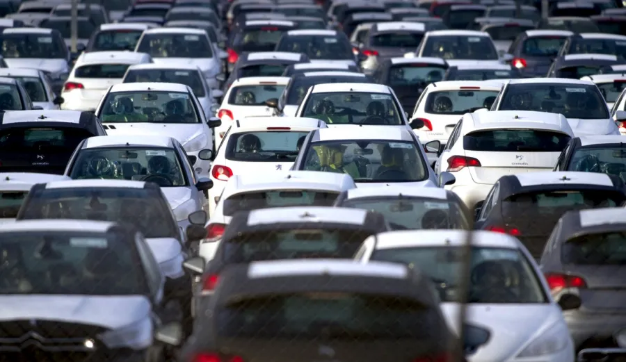 هدر جبائي بالملايين بسبب فوضى أسواق السيارات المستعملة واستغلال الملك العام