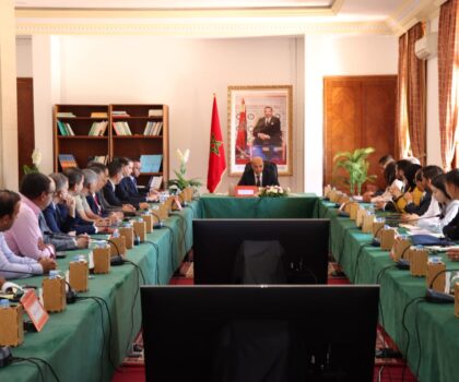 عامل إقليم سطات يعقد لقاءً مع المستثمرين لتسريع وتيرة الاستثمار وخلق فرص جديدة